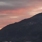 Stuetzen Διαμέρισμα *